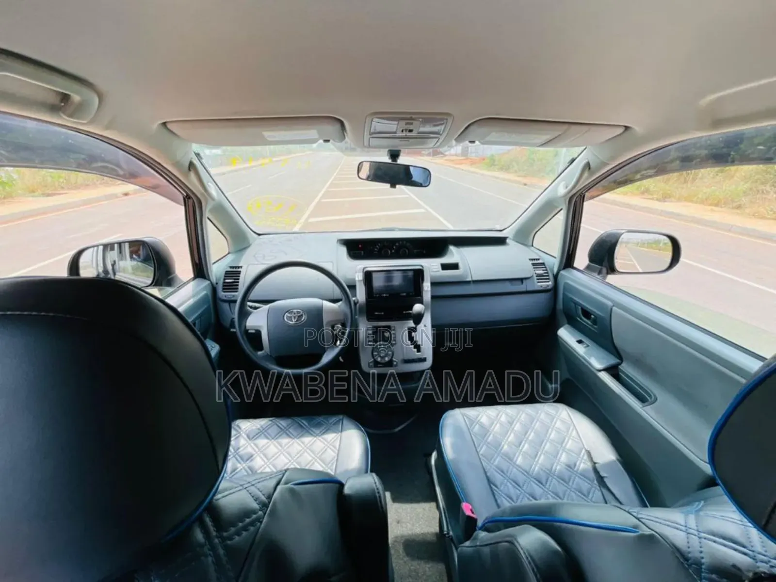 Toyota Noah 2012 Black