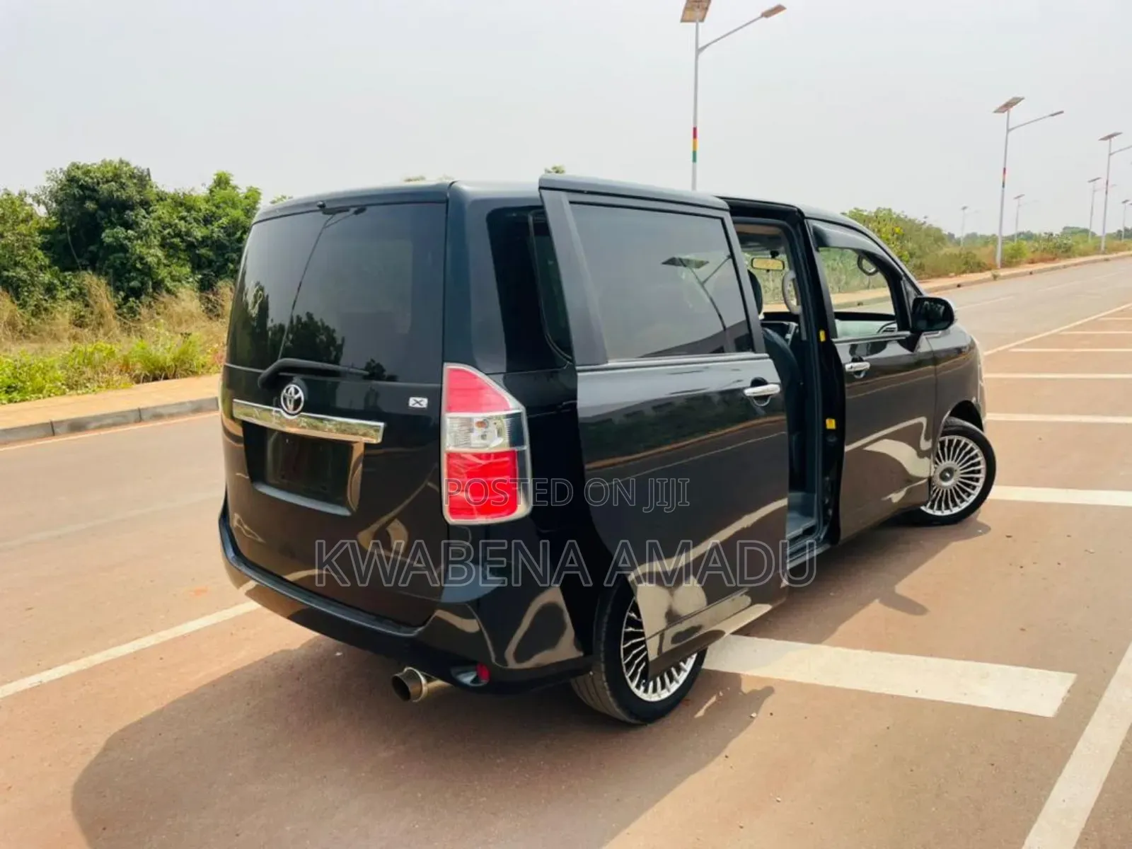 Toyota Noah 2012 Black