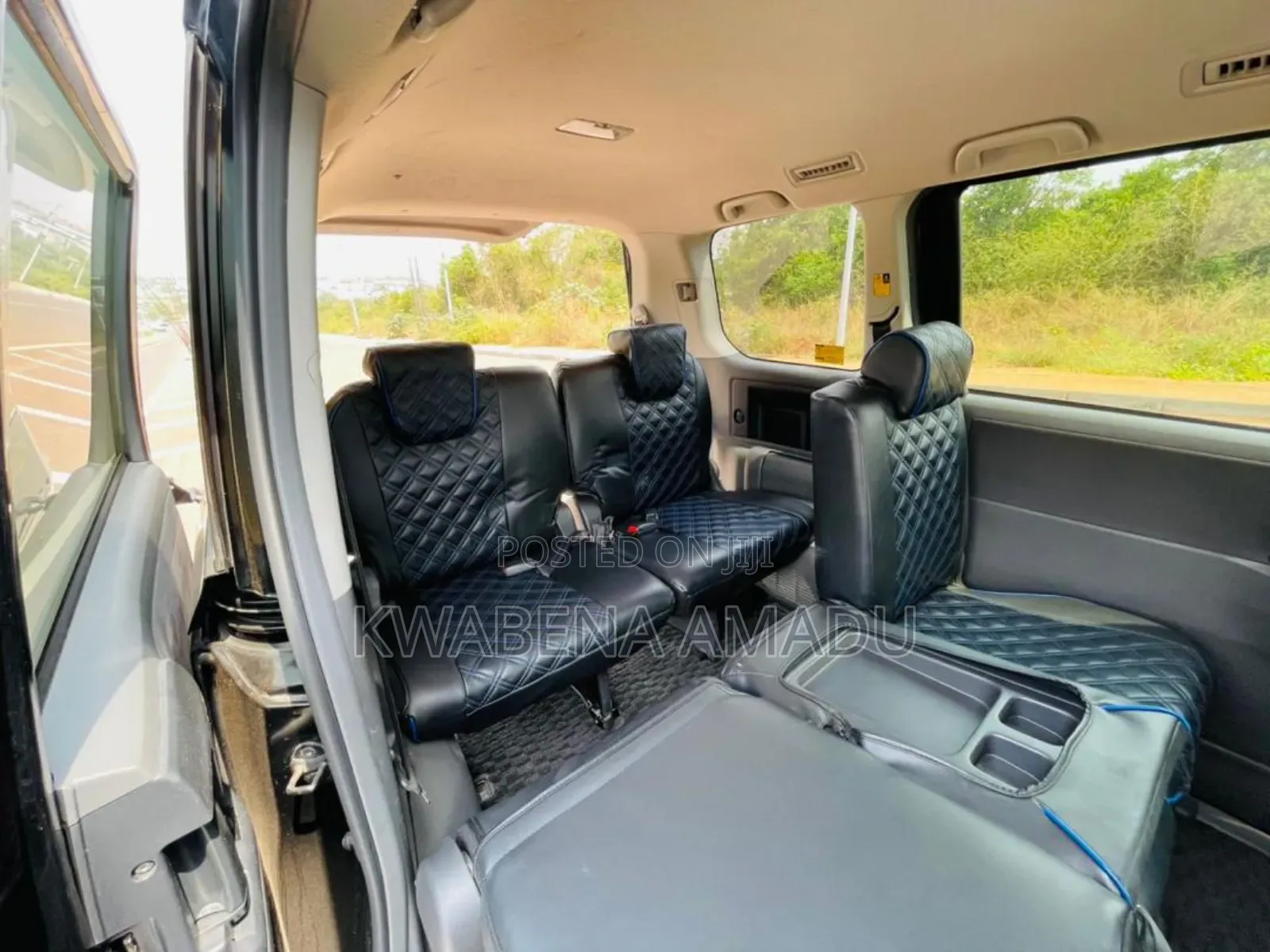 Toyota Noah 2012 Black