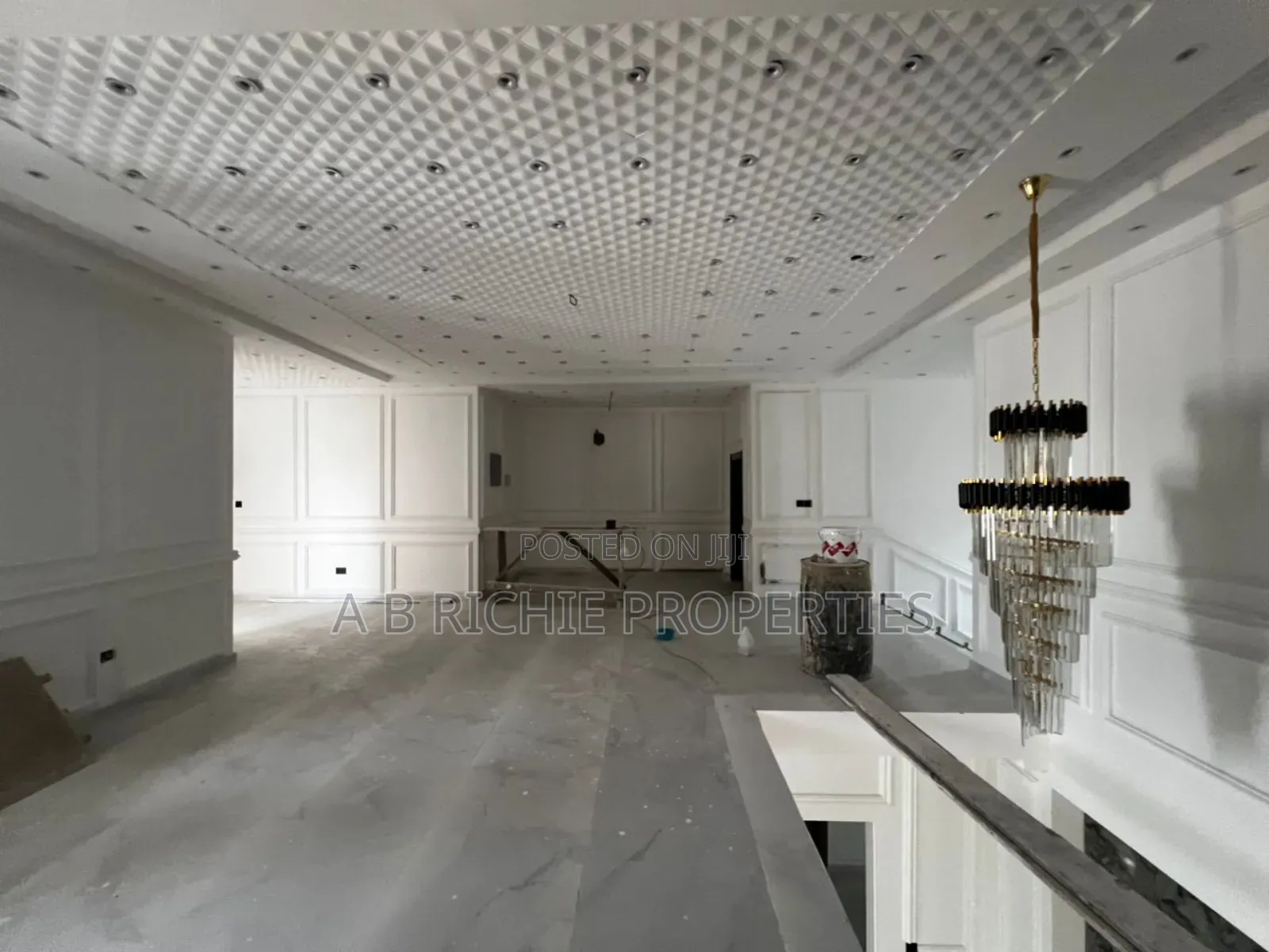 7bdrm Mansion in Ab Richie Properties, Ashaley Botwe for sale