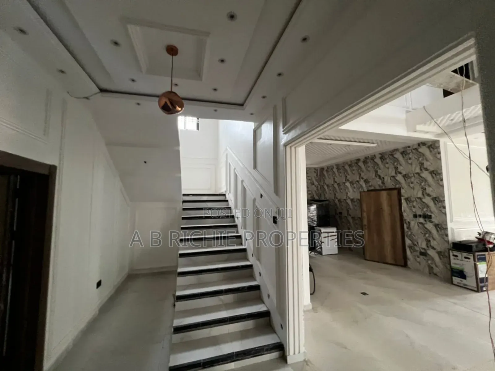 7bdrm Mansion in Ab Richie Properties, Ashaley Botwe for sale