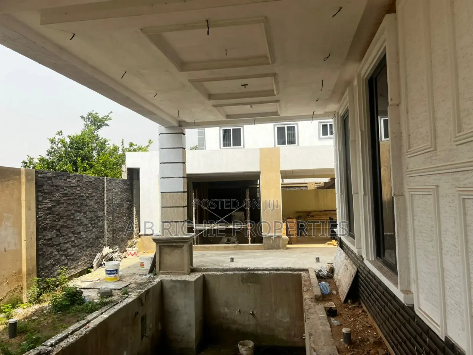 7bdrm Mansion in Ab Richie Properties, Ashaley Botwe for sale