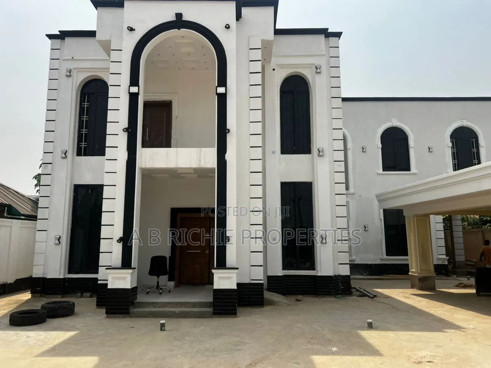 7bdrm Mansion in Ab Richie Properties, Ashaley Botwe for sale