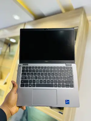Laptop Dell Latitude 5320 32GB Intel Core i7 SSD 512GB