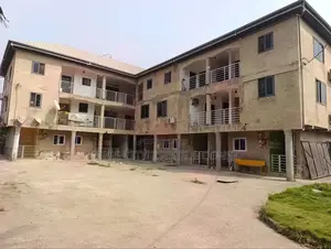 20bdrm Apartment in Dobro, Amasaman for sale