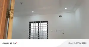 20bdrm Apartment in Dobro, Amasaman for sale