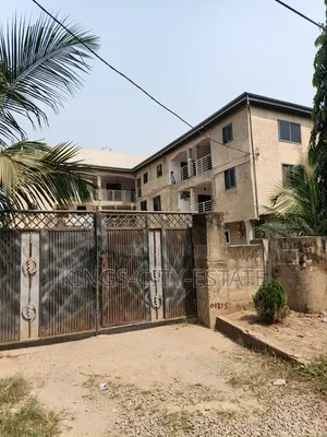 20bdrm Apartment in Amasaman Dobro for sale