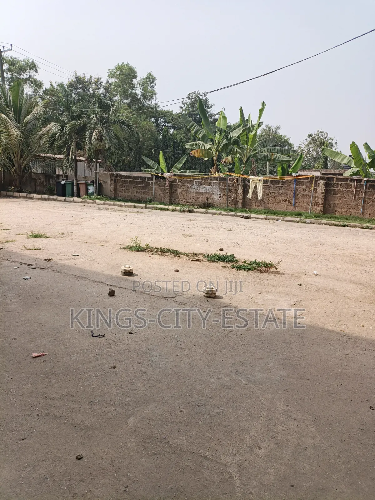 20bdrm Apartment in Amasaman Dobro for sale