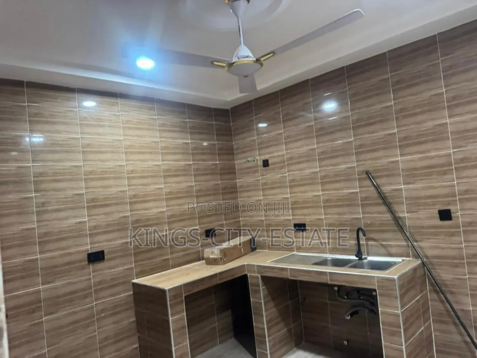 20bdrm Apartment in Amasaman Dobro for sale