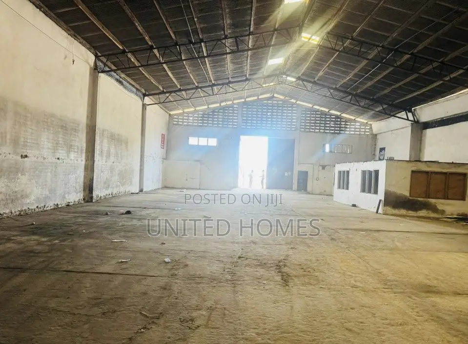Dzorwulu 1300 Square Meter Warehouse for Rent