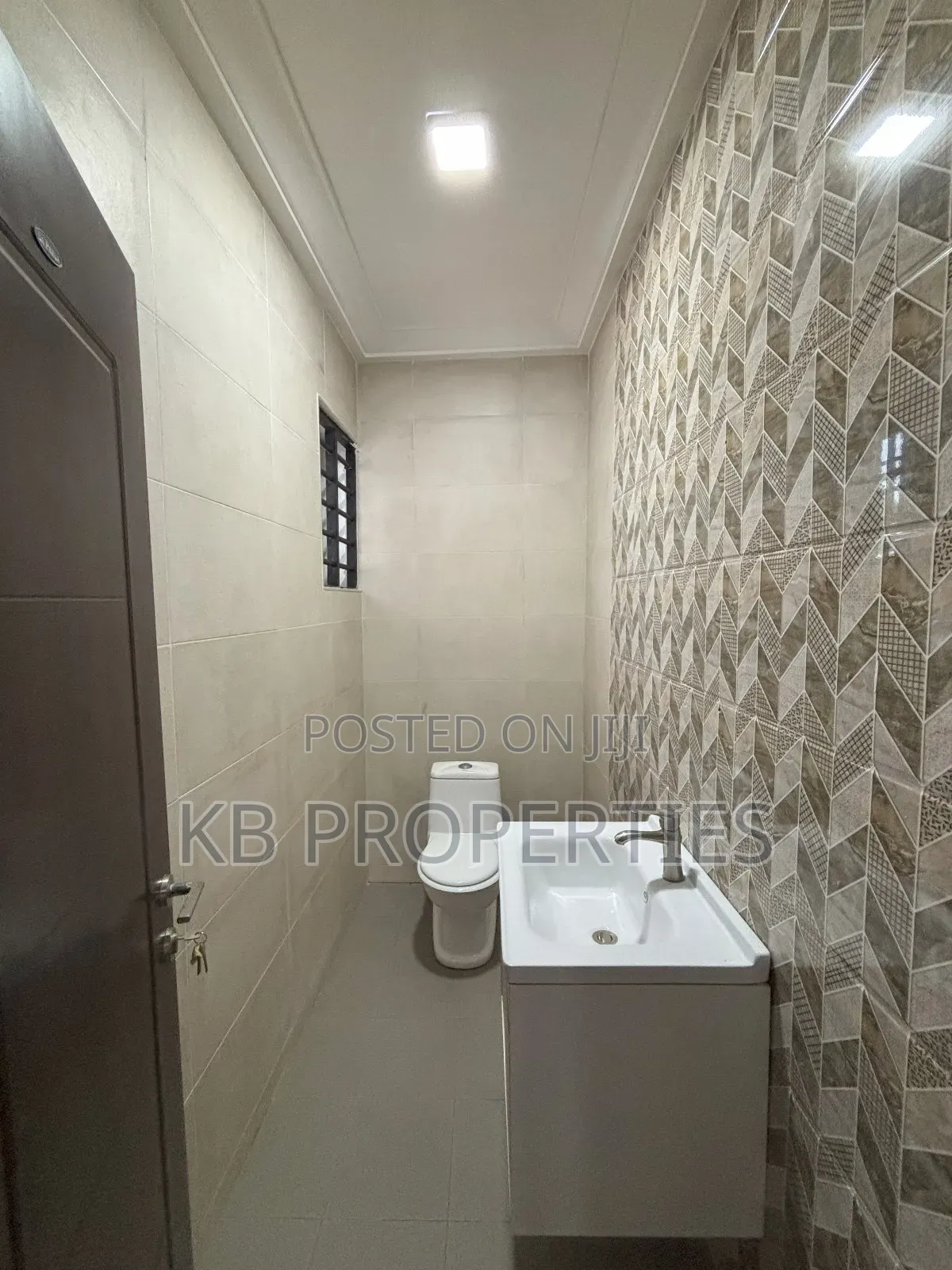 4bdrm Apartment in Kb Properties, Pokuase for rent