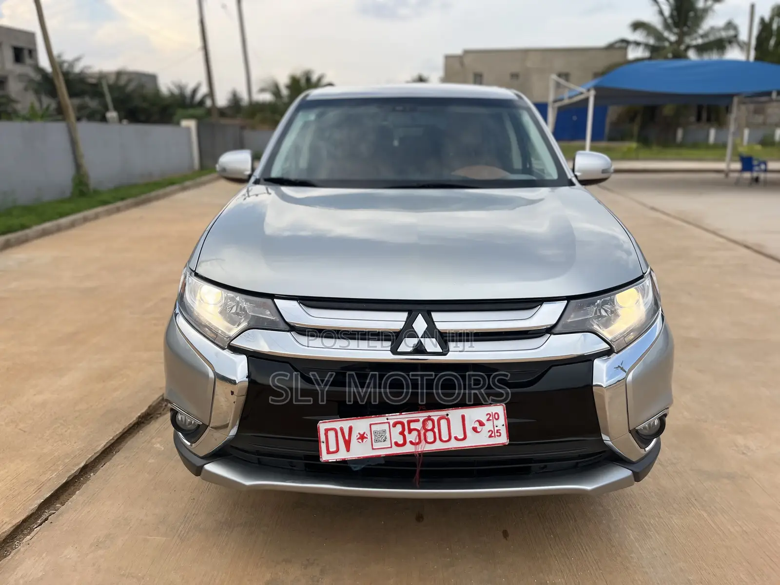 Mitsubishi Outlander 2018 Silver