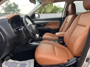 Mitsubishi Outlander 2018 Silver