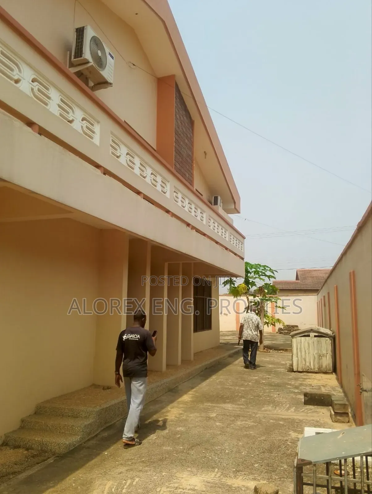 10bdrm House in $400,000, North Legon for sale