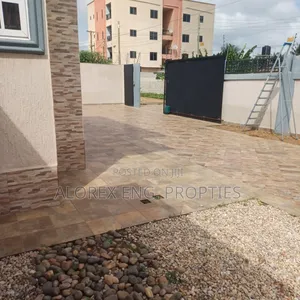 10bdrm House in $400,000, North Legon for sale