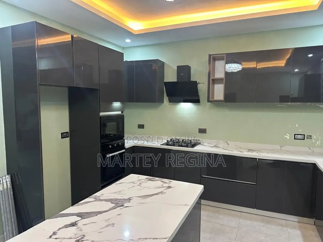 Dazzling Kitchen Cabinets