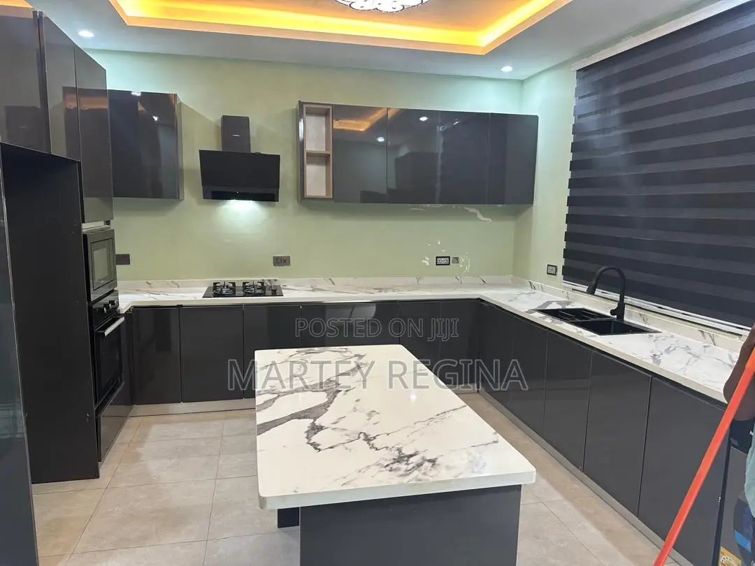 Dazzling Kitchen Cabinets