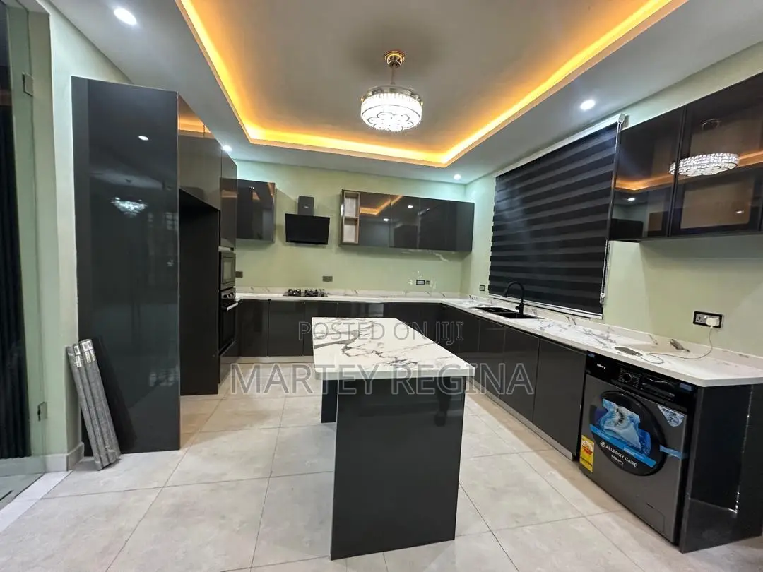 Dazzling Kitchen Cabinets