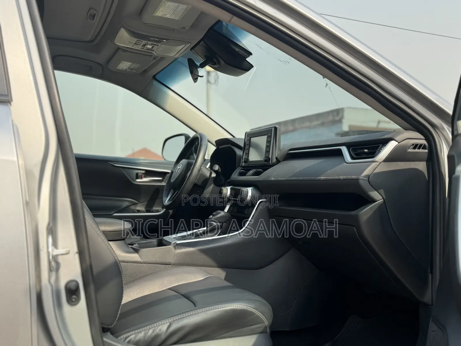 Toyota RAV4 XLE Premium AWD 2019 Silver