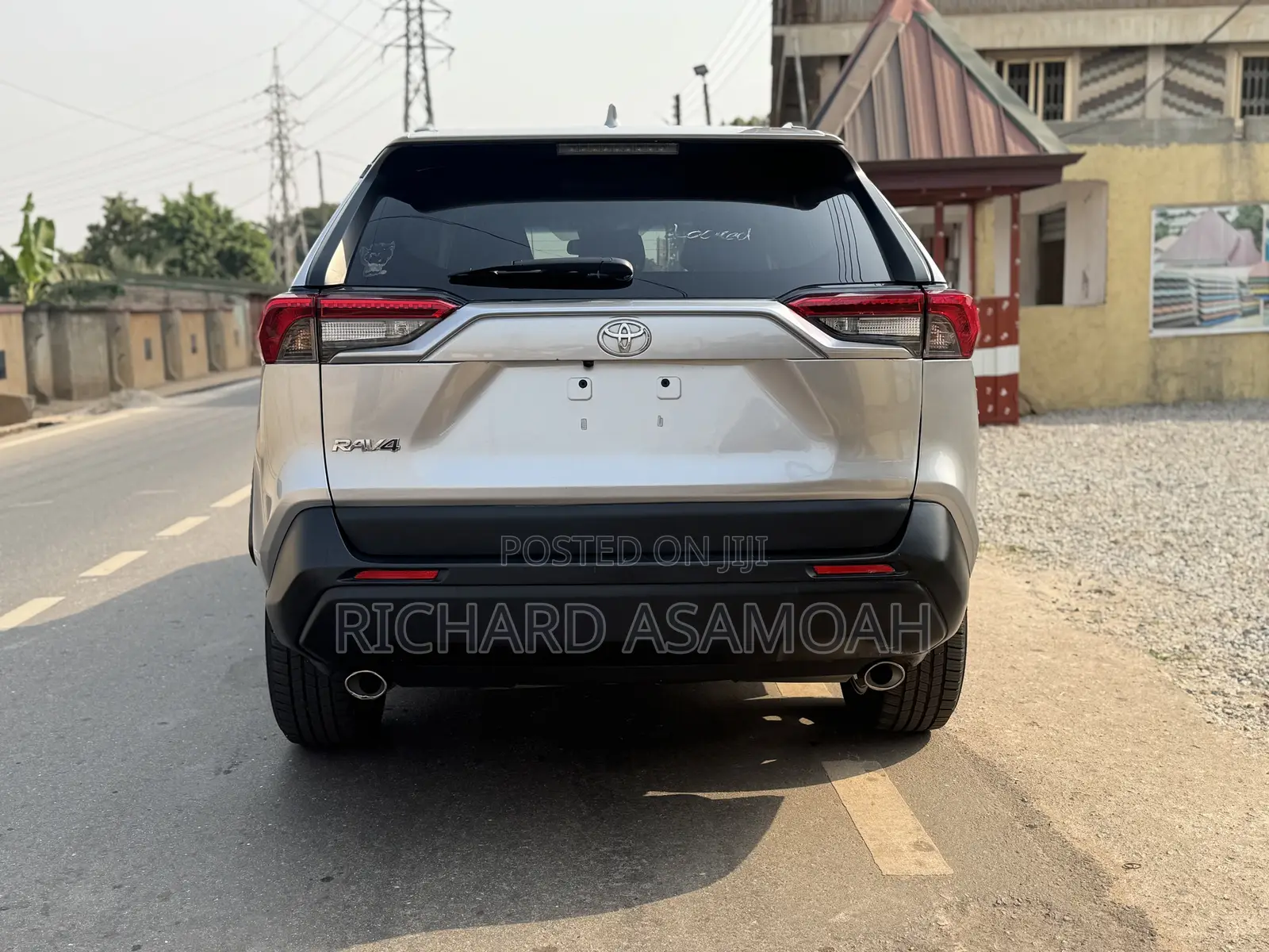 Toyota RAV4 XLE Premium AWD 2019 Silver