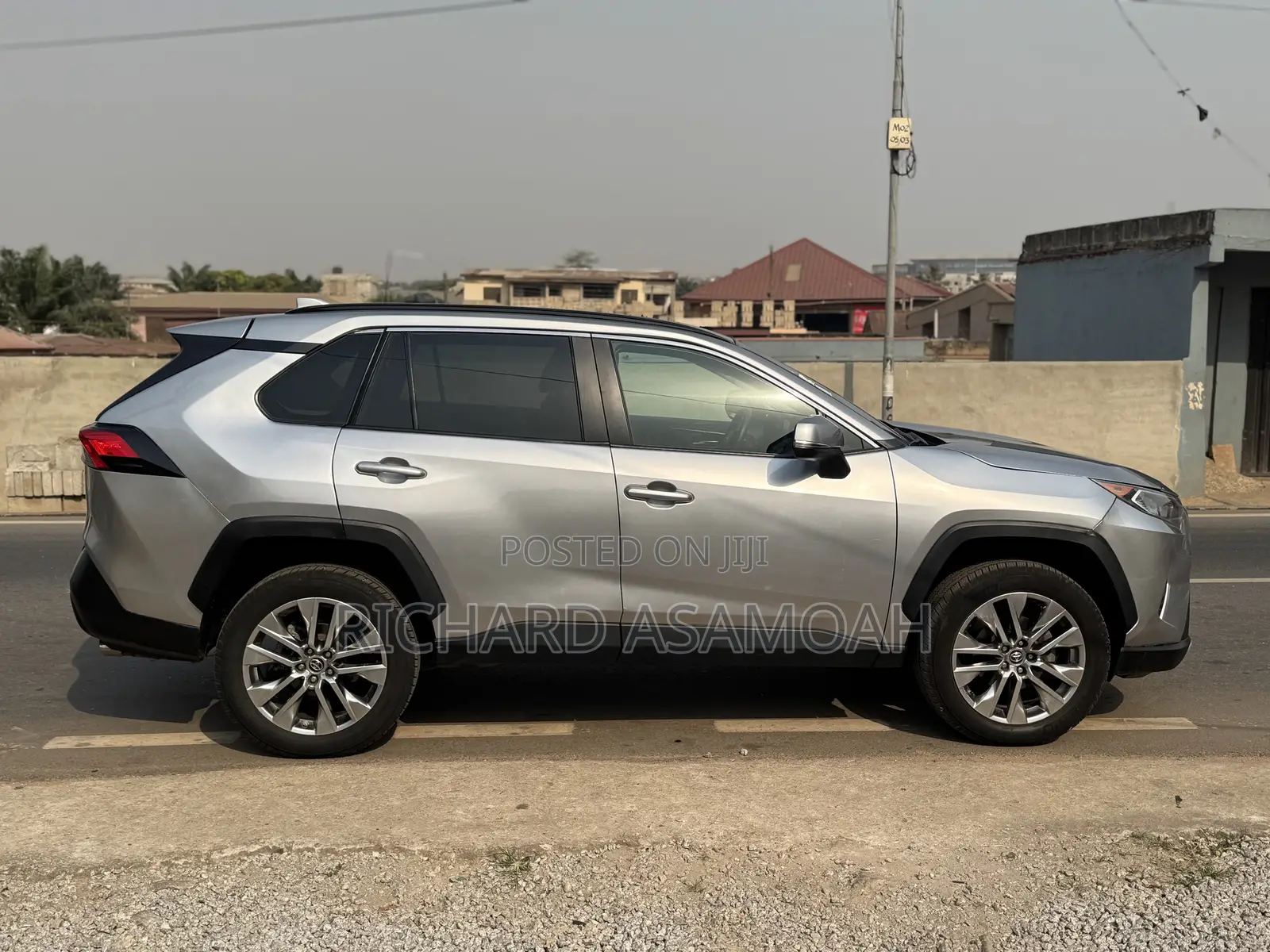 Toyota RAV4 XLE Premium AWD 2019 Silver