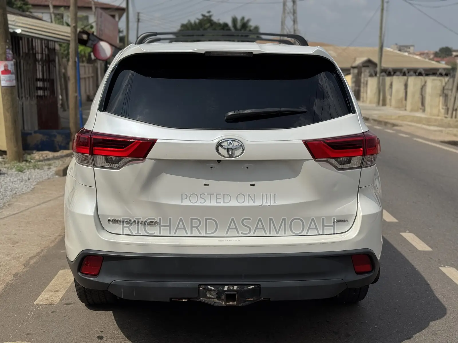 Toyota Highlander LE 4x4 V6 (3.5L 6cyl 8A) 2018 White