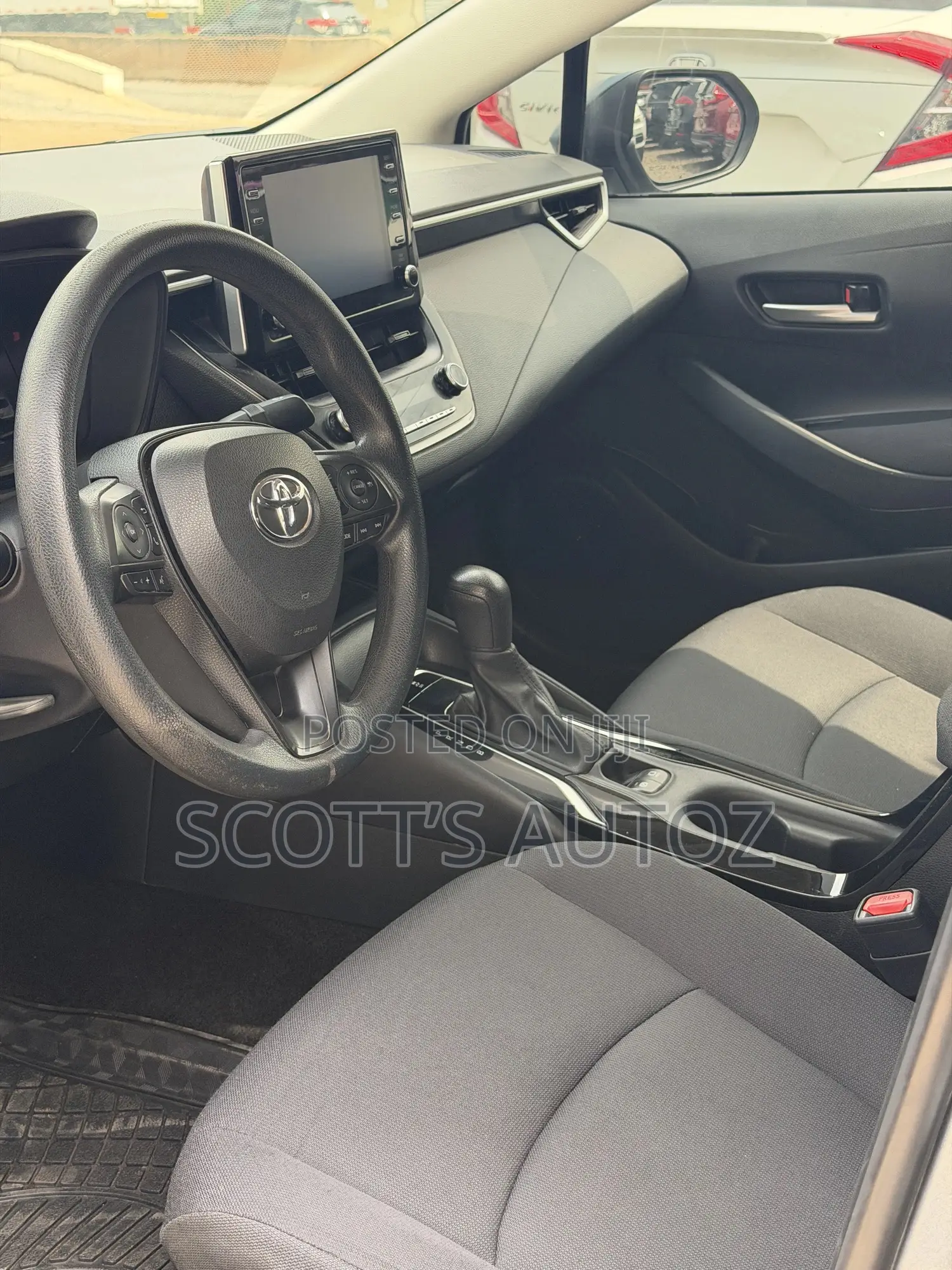 Toyota Corolla XLE 2020 Blue