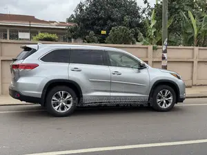 Toyota Highlander XLE 4dr SUV AWD (3.5L 6cyl 6A) 2015 Silver