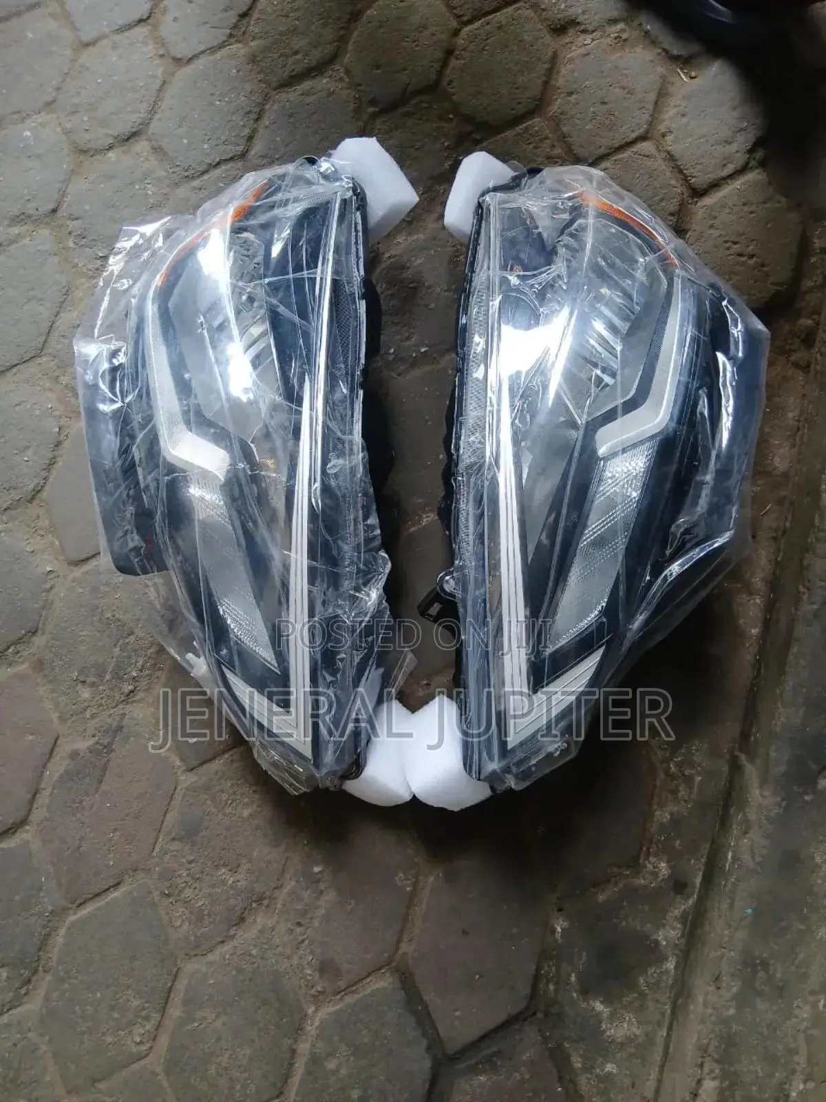 Nissan Sentra 2016,2017,2018 Headlight Pair Available.