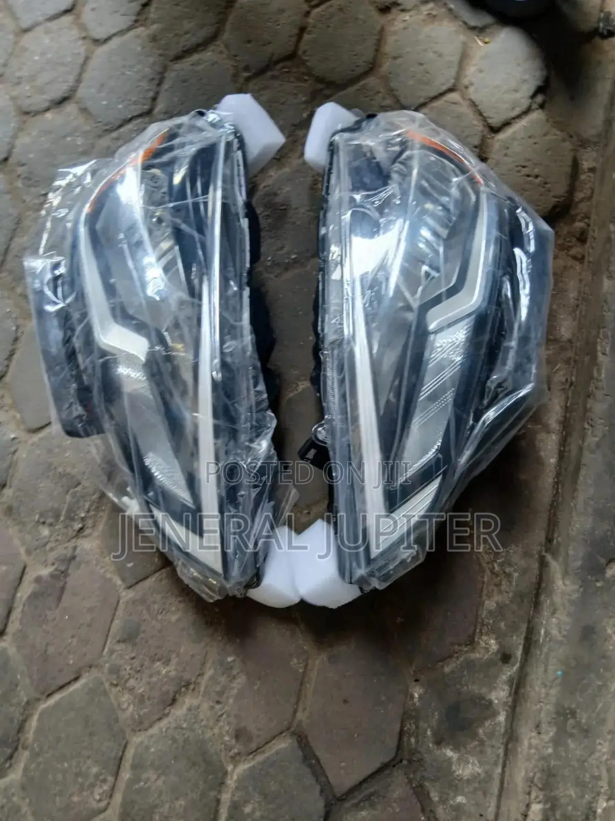 Nissan Sentra 2016,2017,2018 Headlight Pair Available.