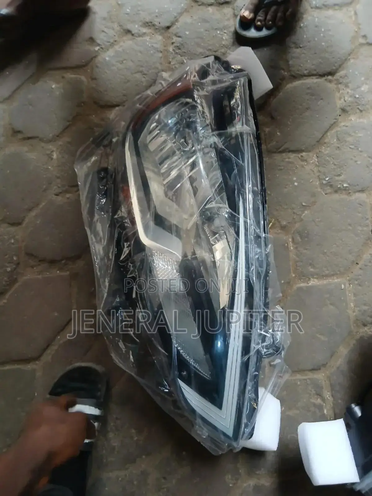 Nissan Sentra 2016,2017,2018 Headlight Pair Available.