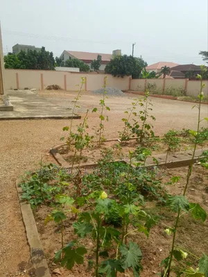 10bdrm House in $400,000, North Legon for sale