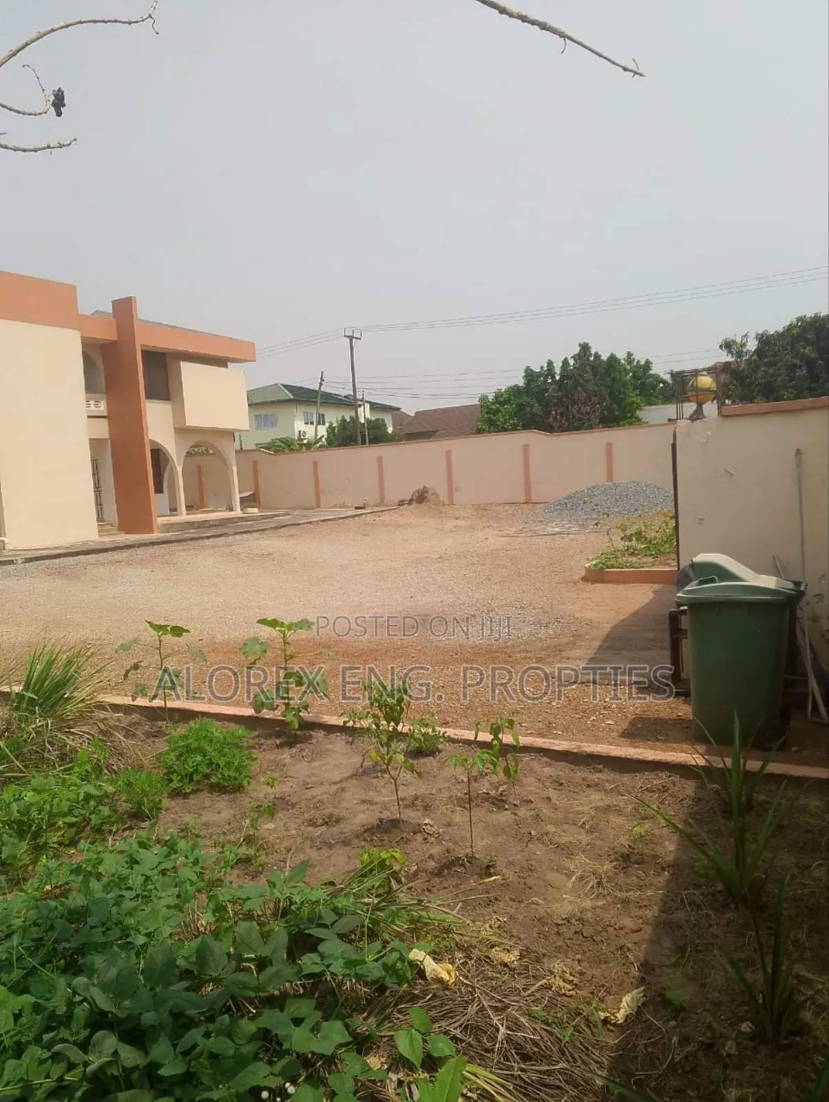 10bdrm House in $400,000, North Legon for sale