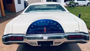 Lincoln Town Car 1981 Off white