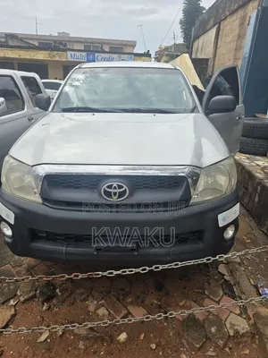 Toyota Hilux 2008 Gray