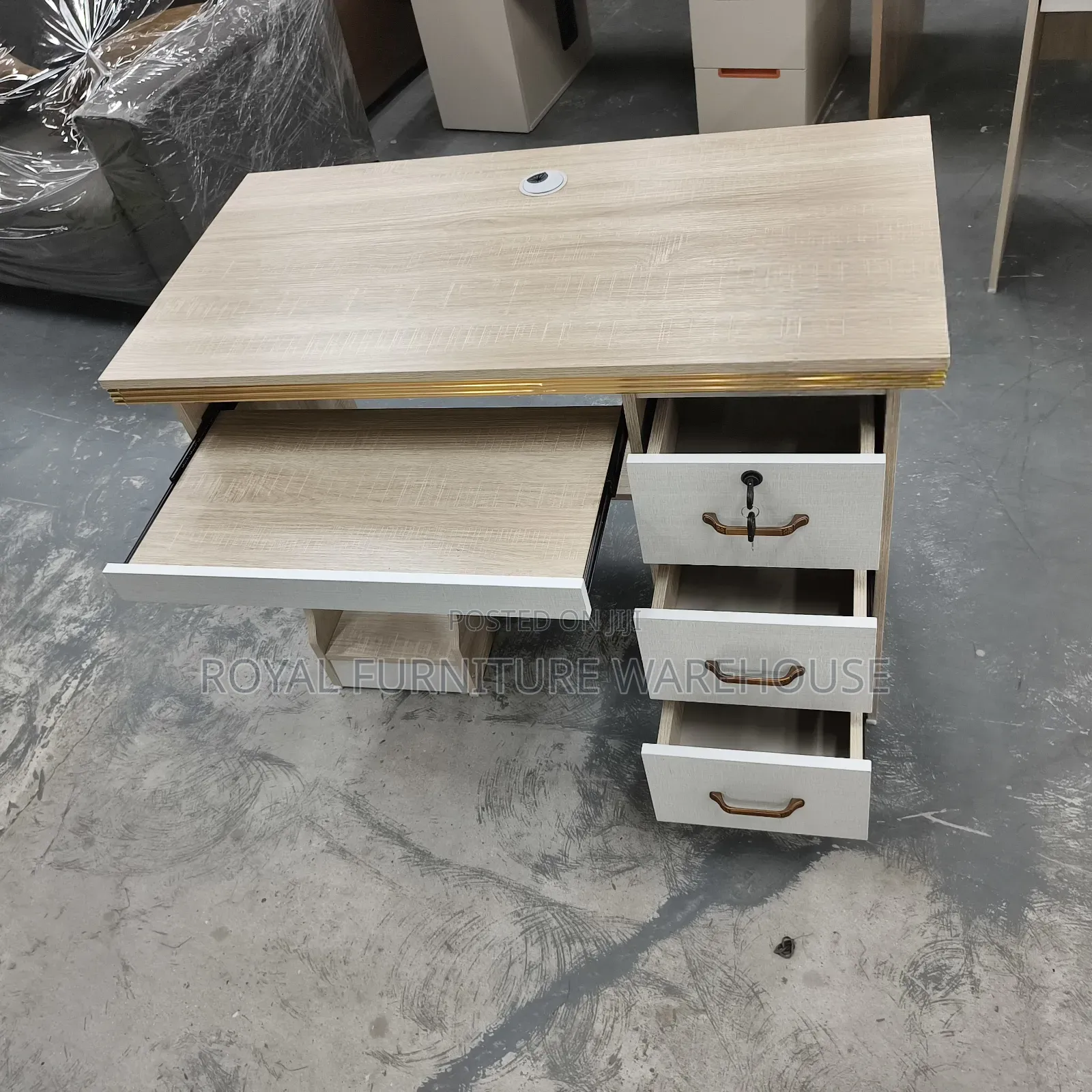 Modern Computer Desk (Bgz-82o8)