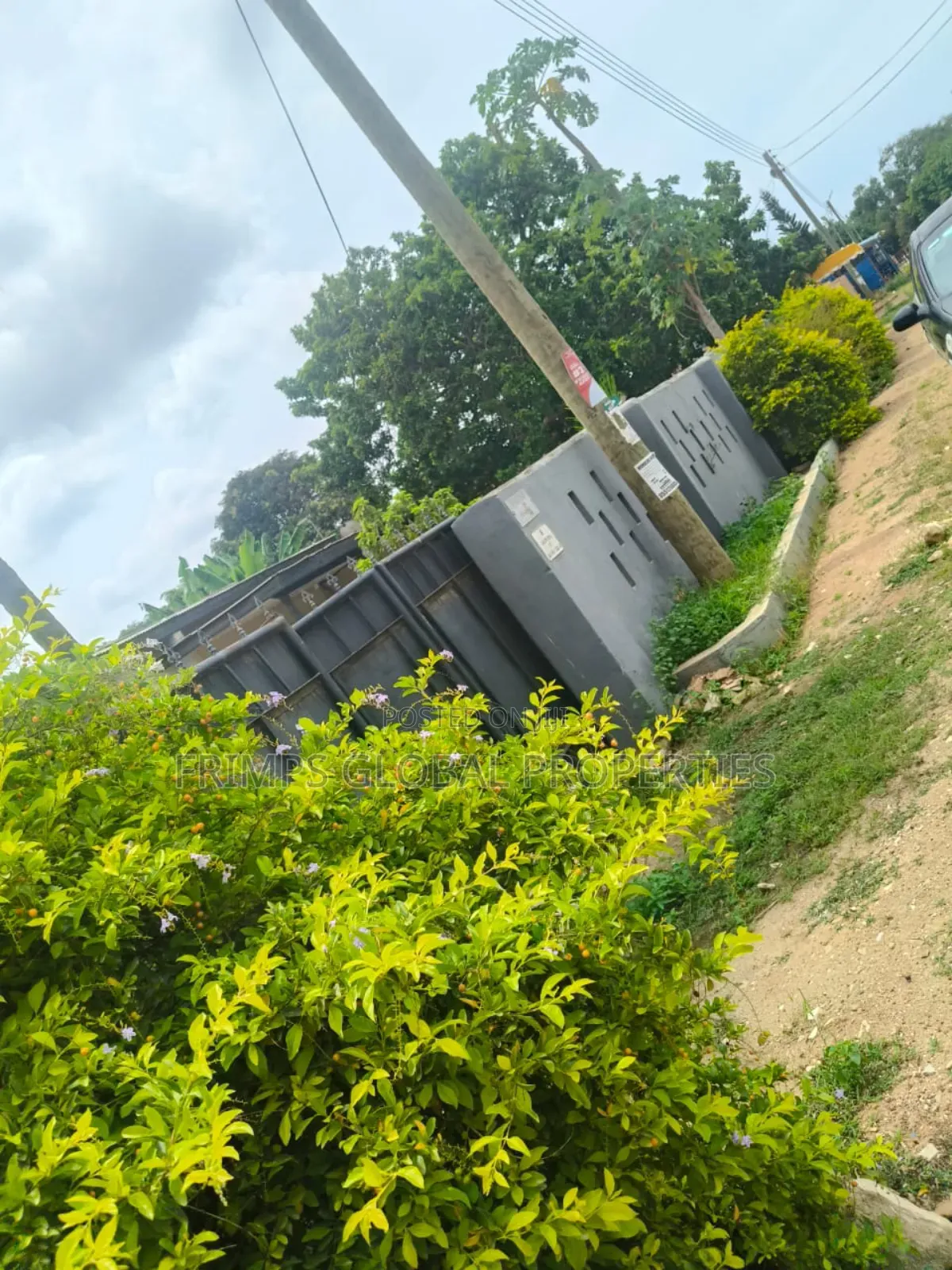 112 By 72 Feet Plot With 5bdrm On It For Sale In Dansoman. Hj