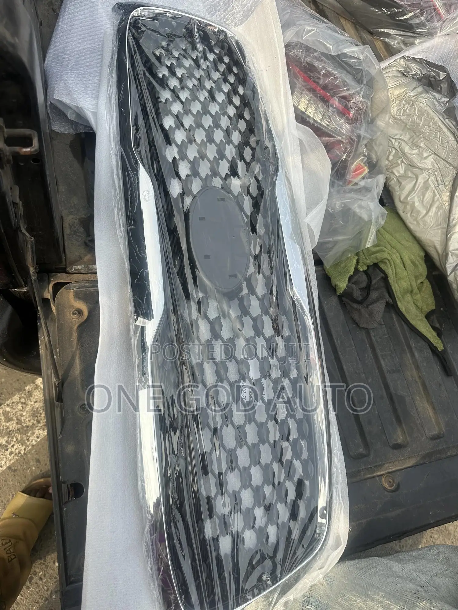 Kia Sorento 2016,2017,2018,2019,2020 Front Grille/ Top Grille/Shell