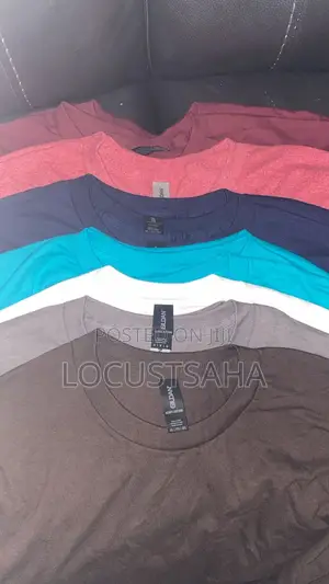 Quality Gildan Cotton Tees
