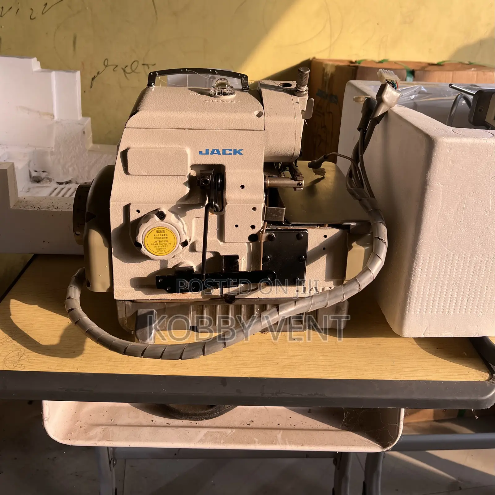 Industrial Jack 4 Tread Knitting Sawing Machine