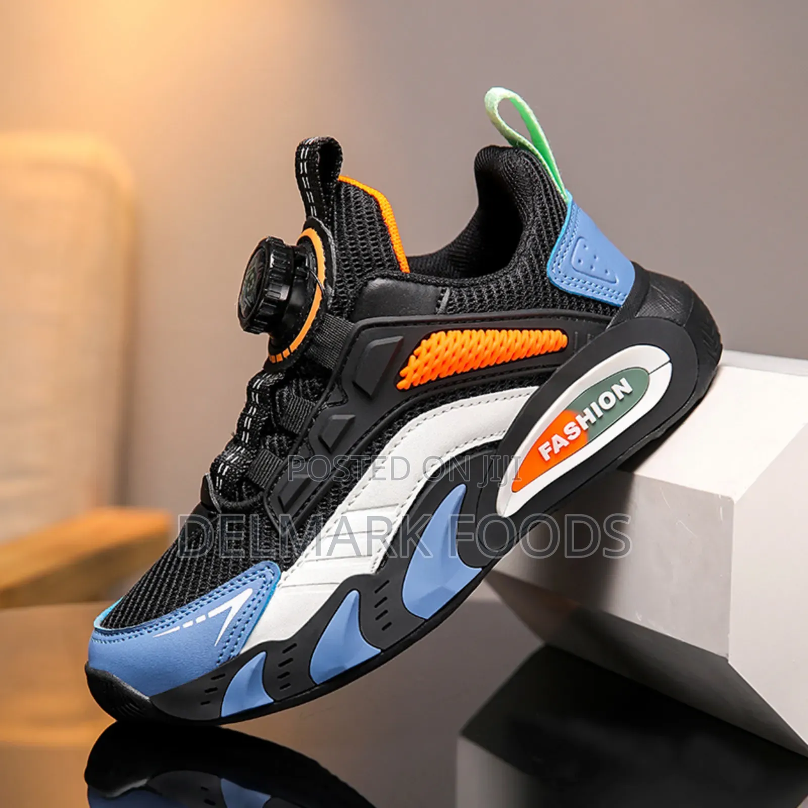 Sneakers or Canvas Shoes