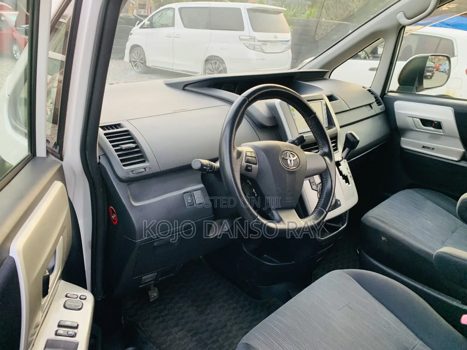 Toyota Voxy 2012 White