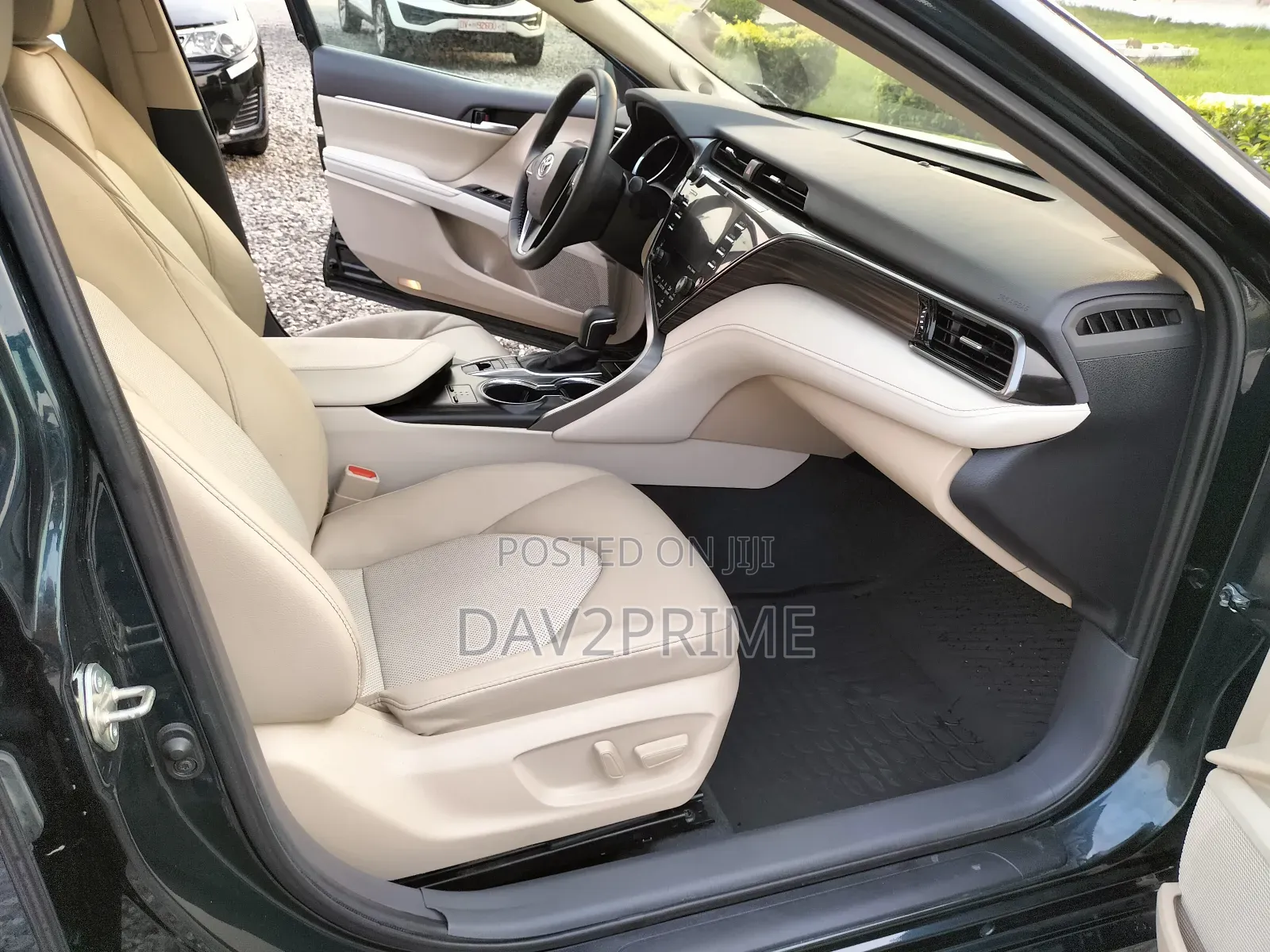 Toyota Camry XLE FWD 2020 Black