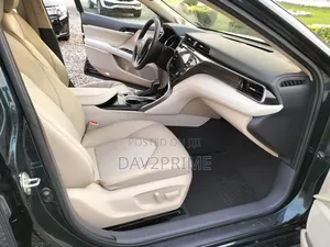 Toyota Camry XLE FWD 2020 Black