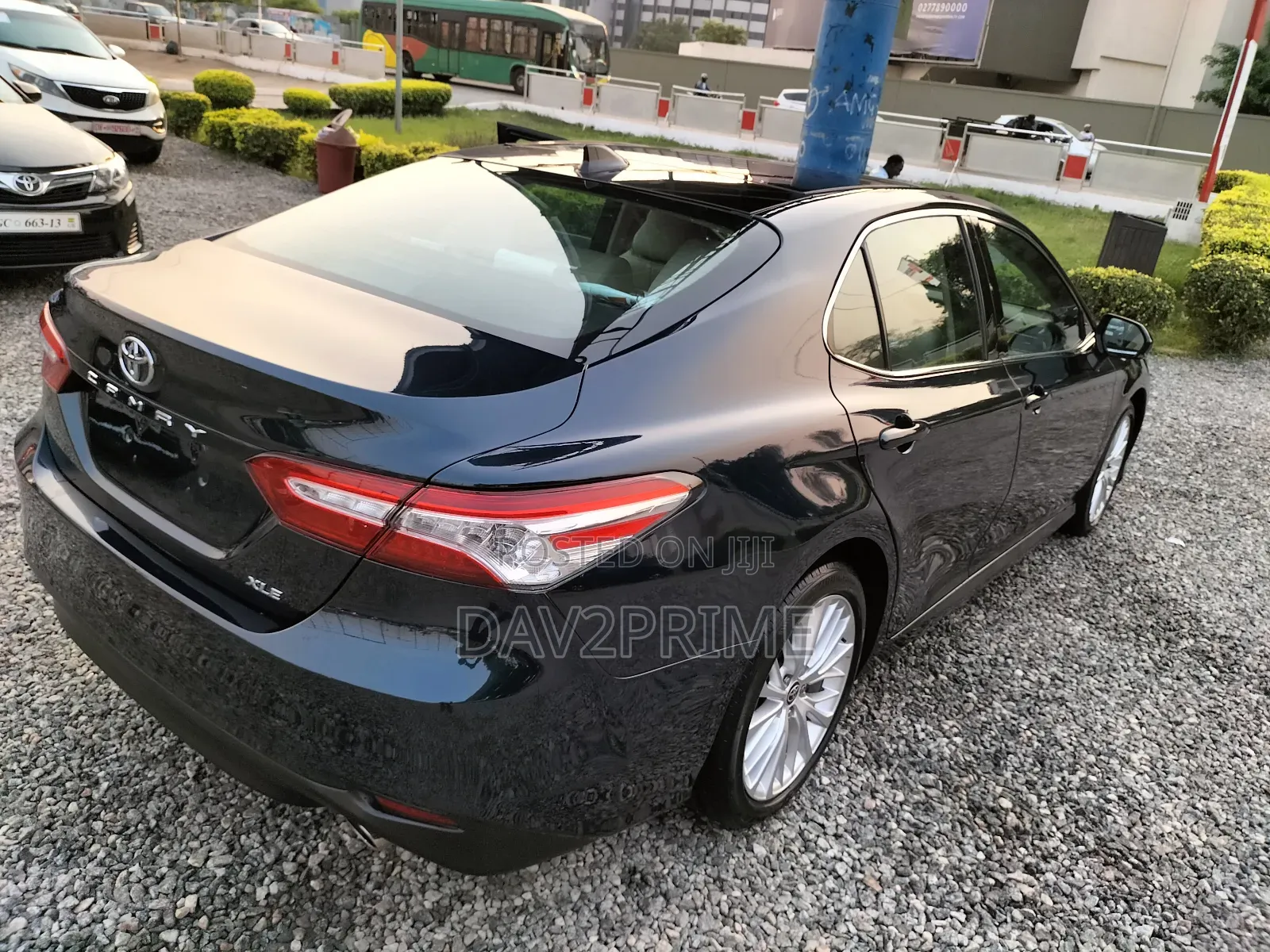 Toyota Camry XLE FWD 2020 Black