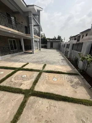 7bdrm House in Tema Comm.12 for rent