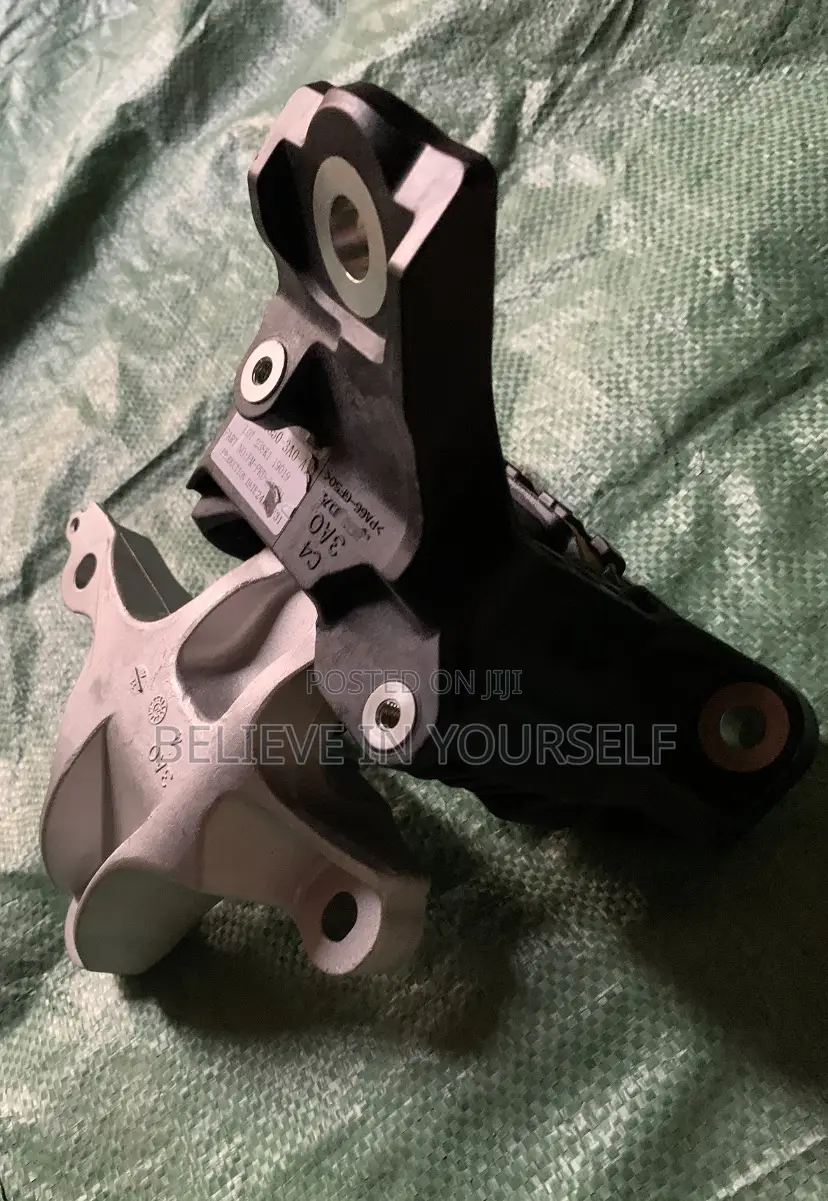 Honda CRV 2023,2024,2025 Gearbox Seat / Mount