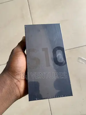 New Samsung Galaxy S10 128 GB Blue