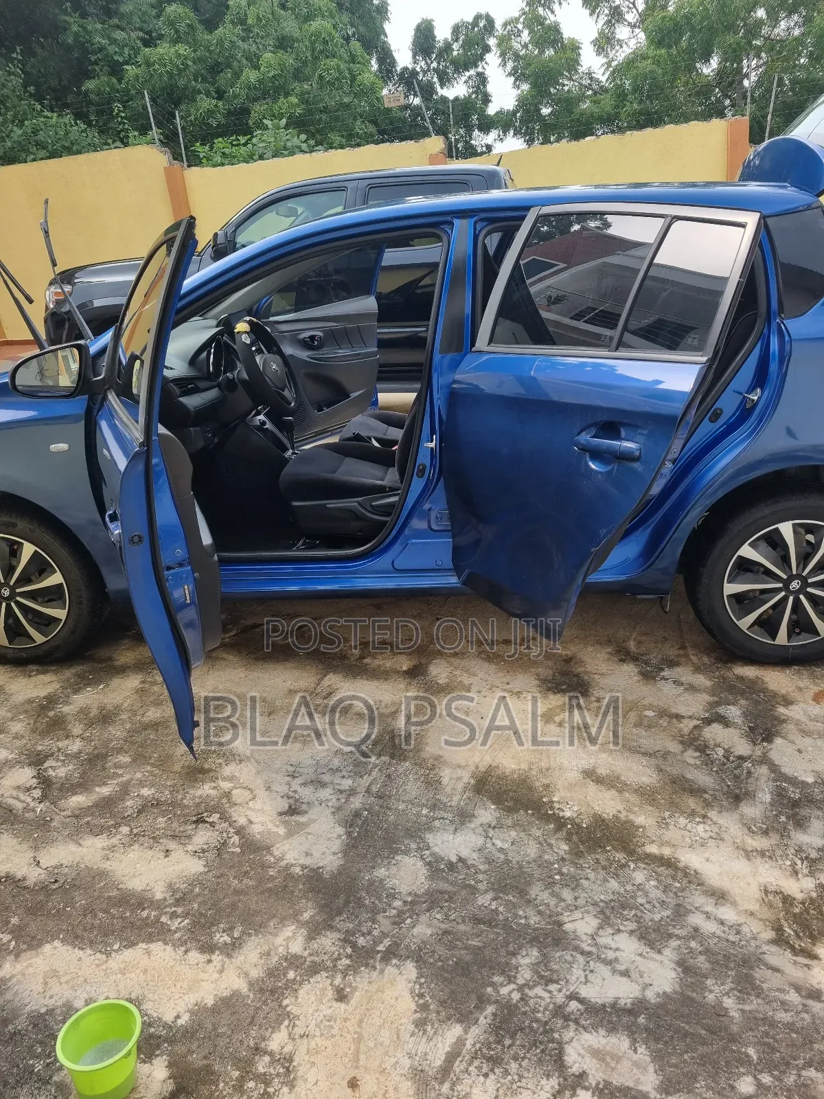 Toyota Yaris L Hatchback 5dr 2014 Blue