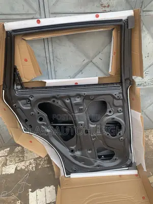 Honda Cr-v 2017,2018,2019,2021,2022 Rear/Back Left Side Empty Door